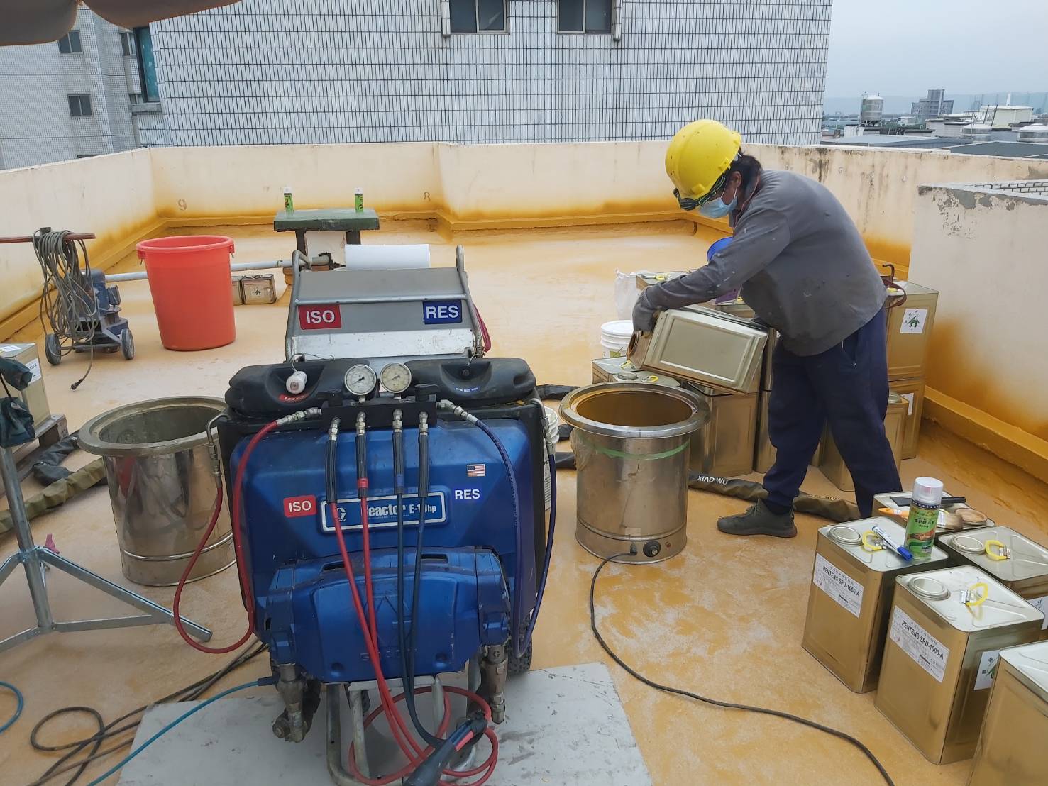 原廠設備噴塗隔熱發泡